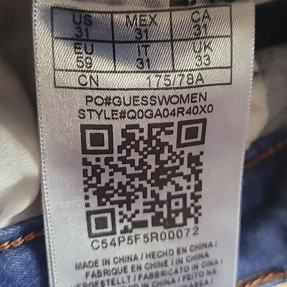 Guess Ripped Jeans - Picture 11 of 12